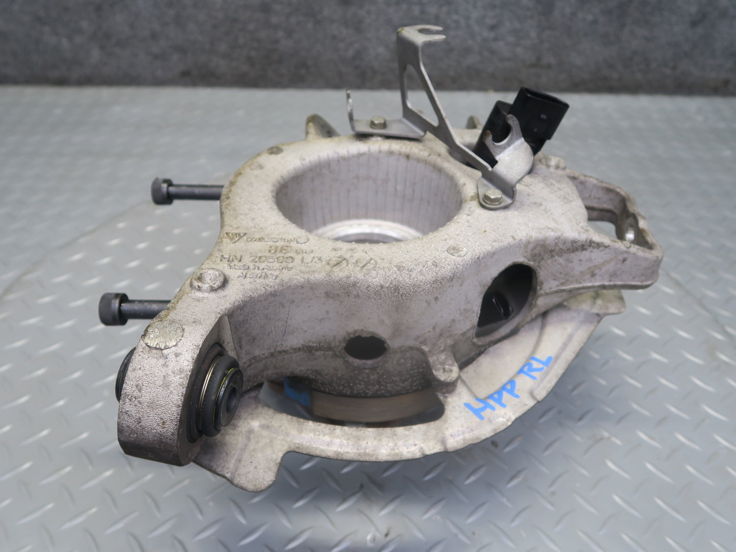 2014-2016 Porsche Panamera 4 970 Rear Left Spindle Knuckle Wheel Hub Bearing