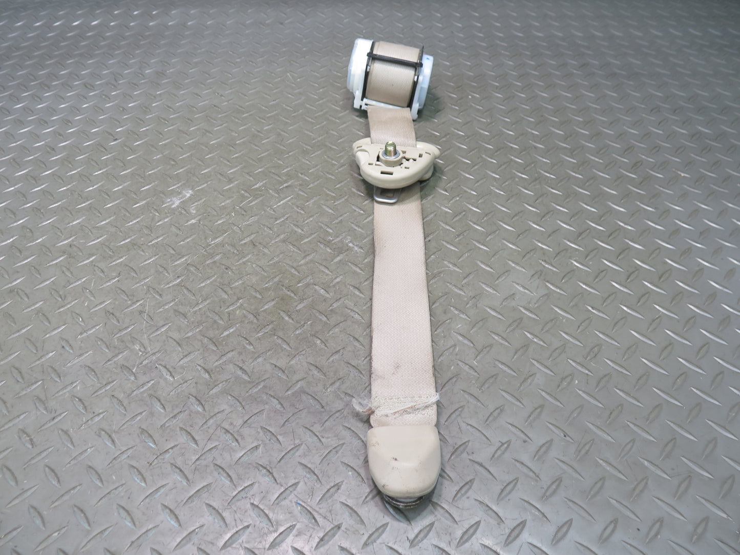 03-05 LEXUS LX470 REAR 2ND ROW RIGHT & LEFT SIDE SEATBELT RETRACTOR SET OEM