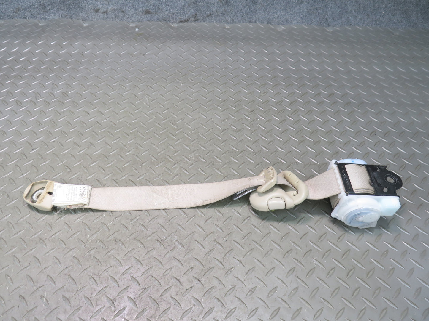 03-05 LEXUS LX470 REAR 2ND ROW RIGHT & LEFT SIDE SEATBELT RETRACTOR SET OEM