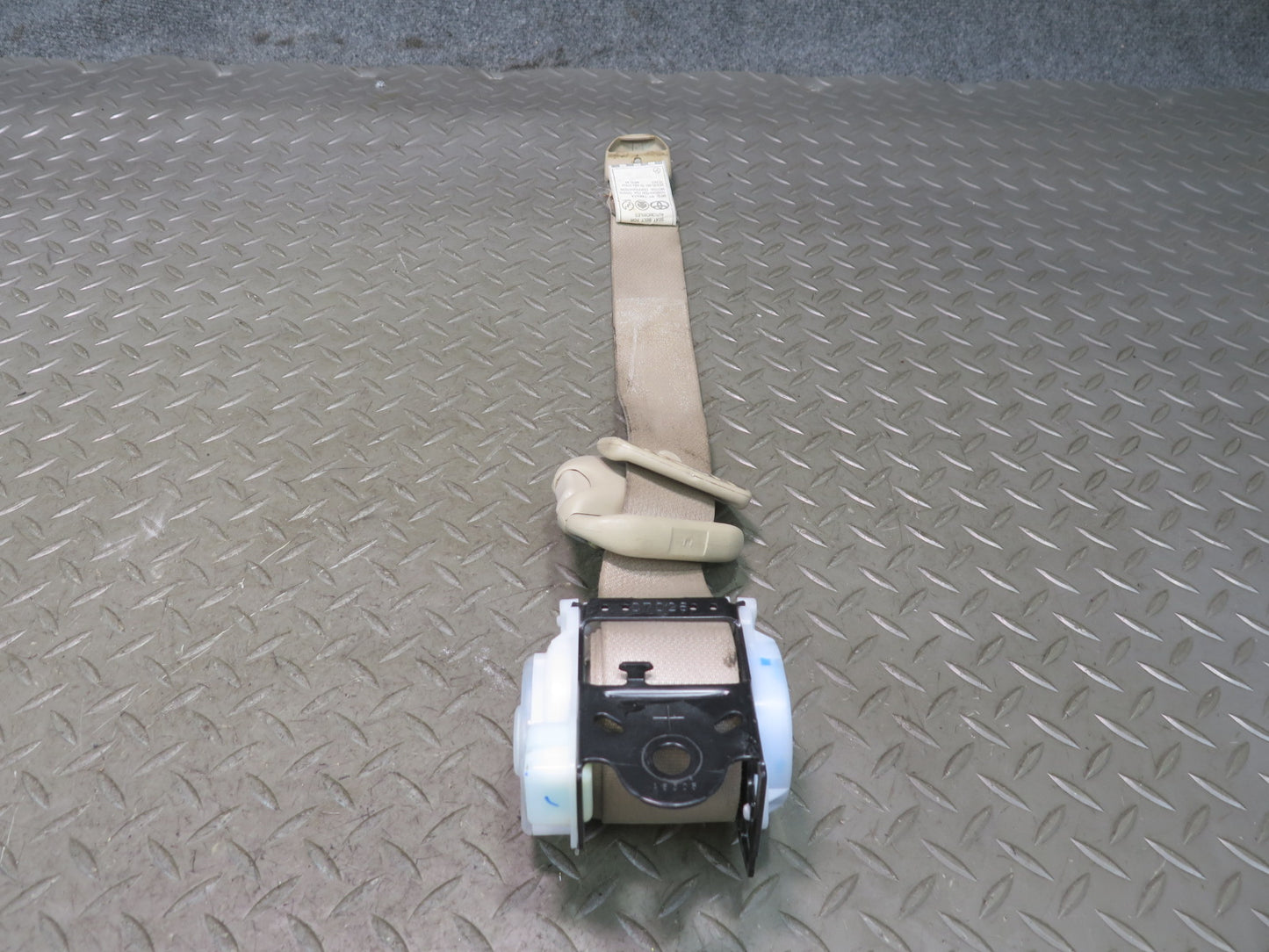 03-05 LEXUS LX470 REAR 2ND ROW RIGHT & LEFT SIDE SEATBELT RETRACTOR SET OEM