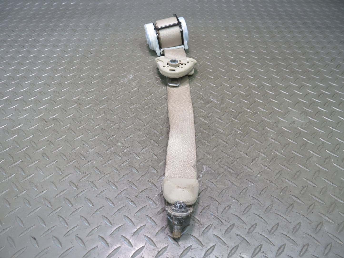 03-05 LEXUS LX470 REAR 2ND ROW RIGHT & LEFT SIDE SEATBELT RETRACTOR SET OEM