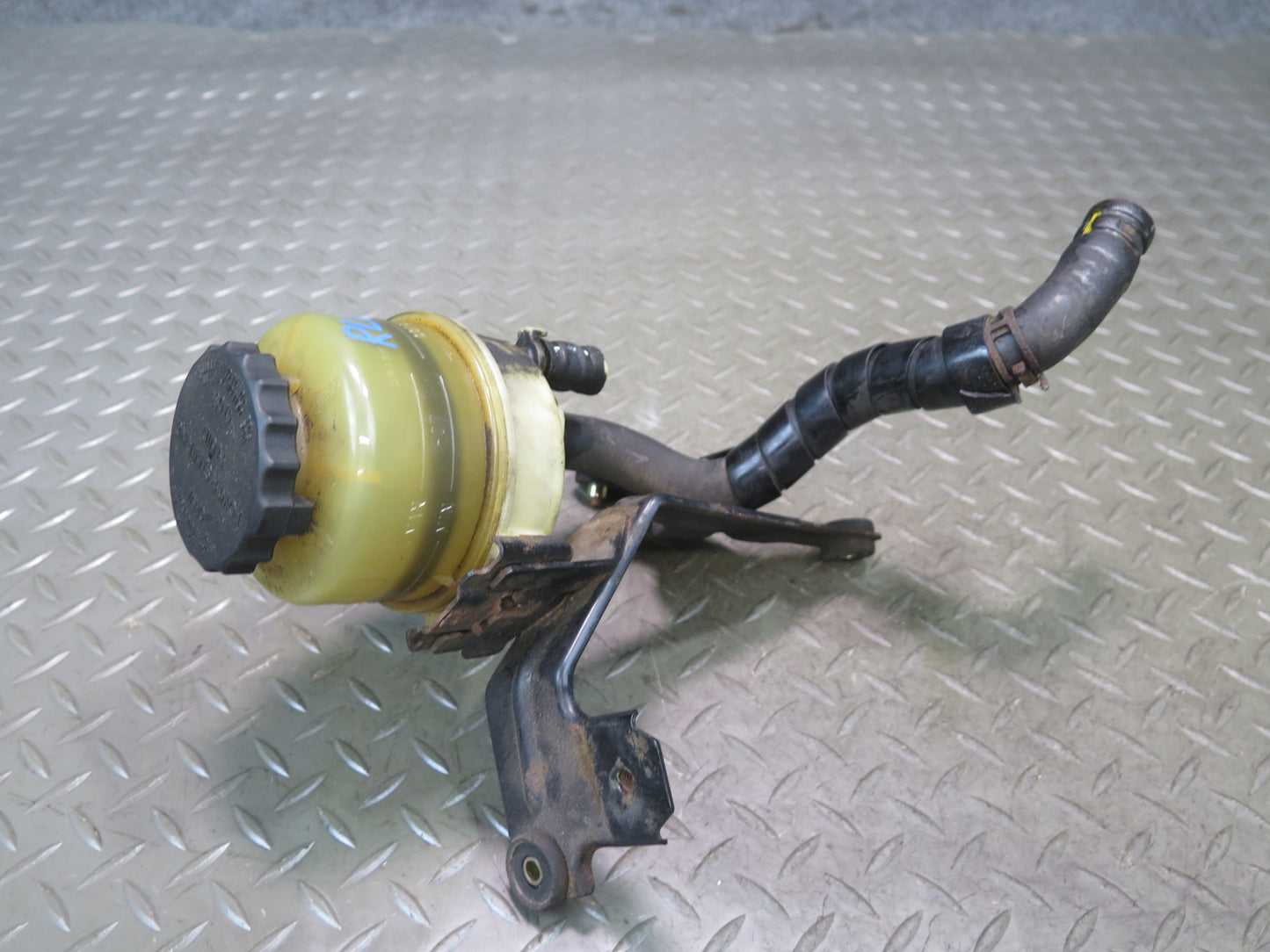 98-05 Lexus UZS160 GS430 Power Steering Fluid Reservoir Bottle Tank w Hose OEM