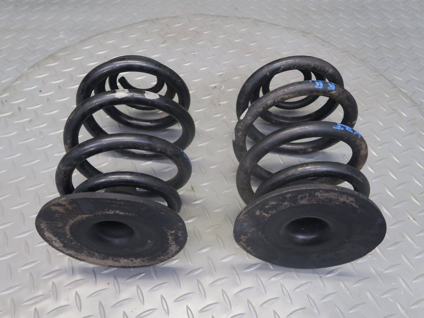 01-02 BMW E36/7 Z3 M54 Roadster Set of 2 Rear Left Right Strut Coil Spring OEM