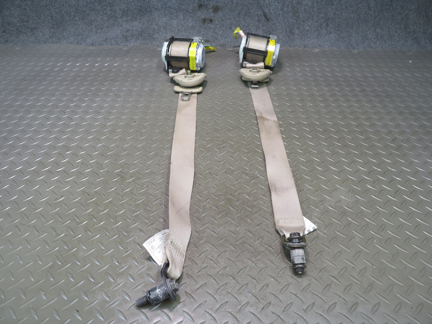 03-05 LEXUS LX470 FRONT RIGHT & LEFT SIDE SEATBELT RETRACTOR SET OEM