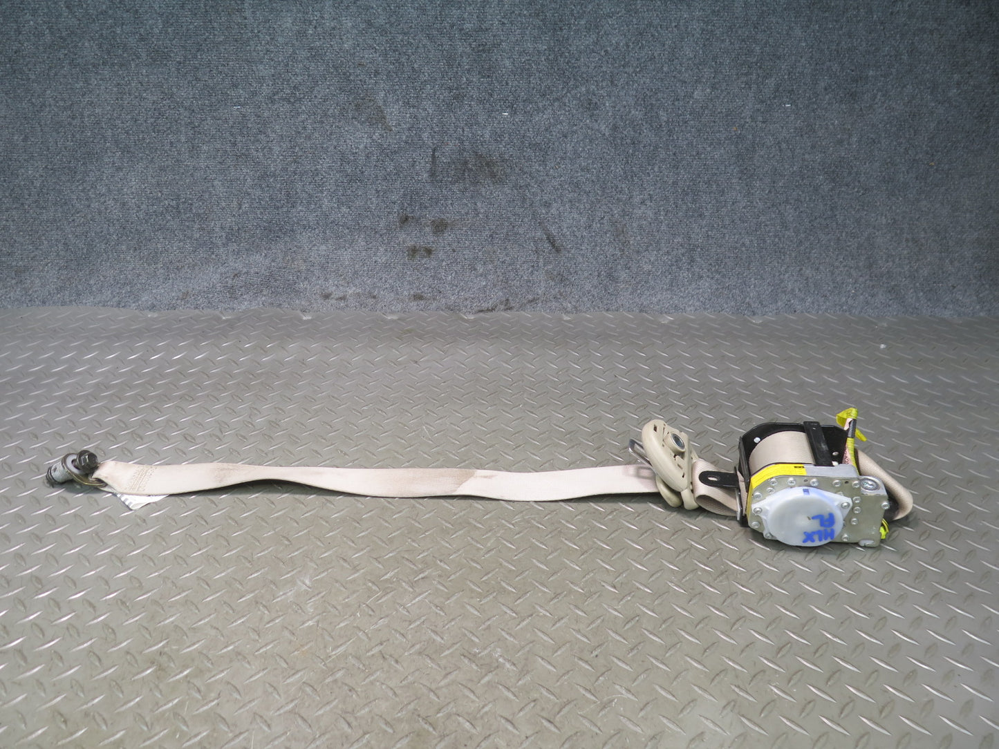 03-05 LEXUS LX470 FRONT RIGHT & LEFT SIDE SEATBELT RETRACTOR SET OEM