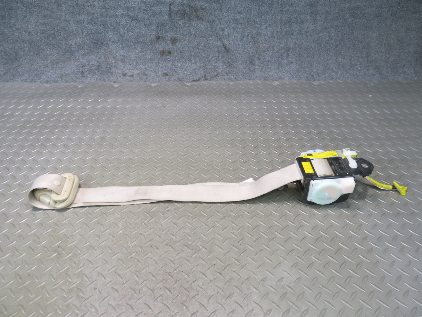 03-05 LEXUS LX470 FRONT RIGHT & LEFT SIDE SEATBELT RETRACTOR SET OEM
