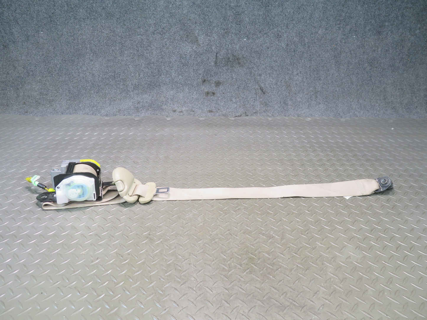 03-05 LEXUS LX470 FRONT RIGHT & LEFT SIDE SEATBELT RETRACTOR SET OEM
