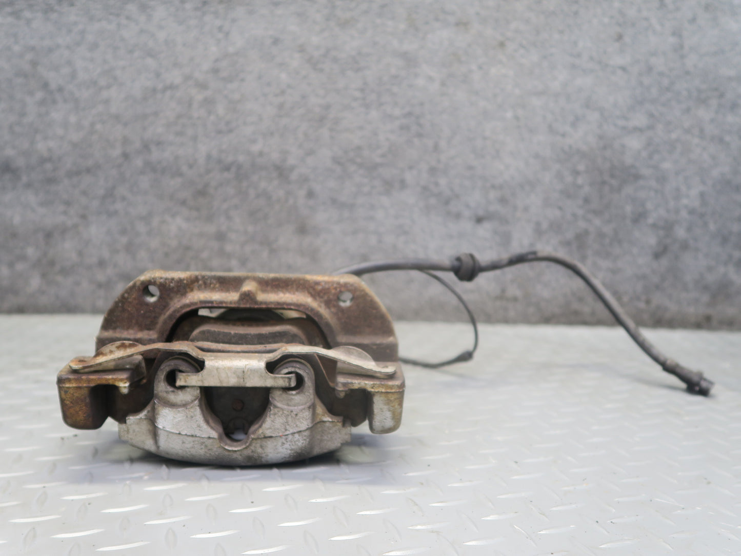 97-02 BMW E36/7 Z3 M52 M54 Set of 2 Front Left & Right Brake Caliper OEM