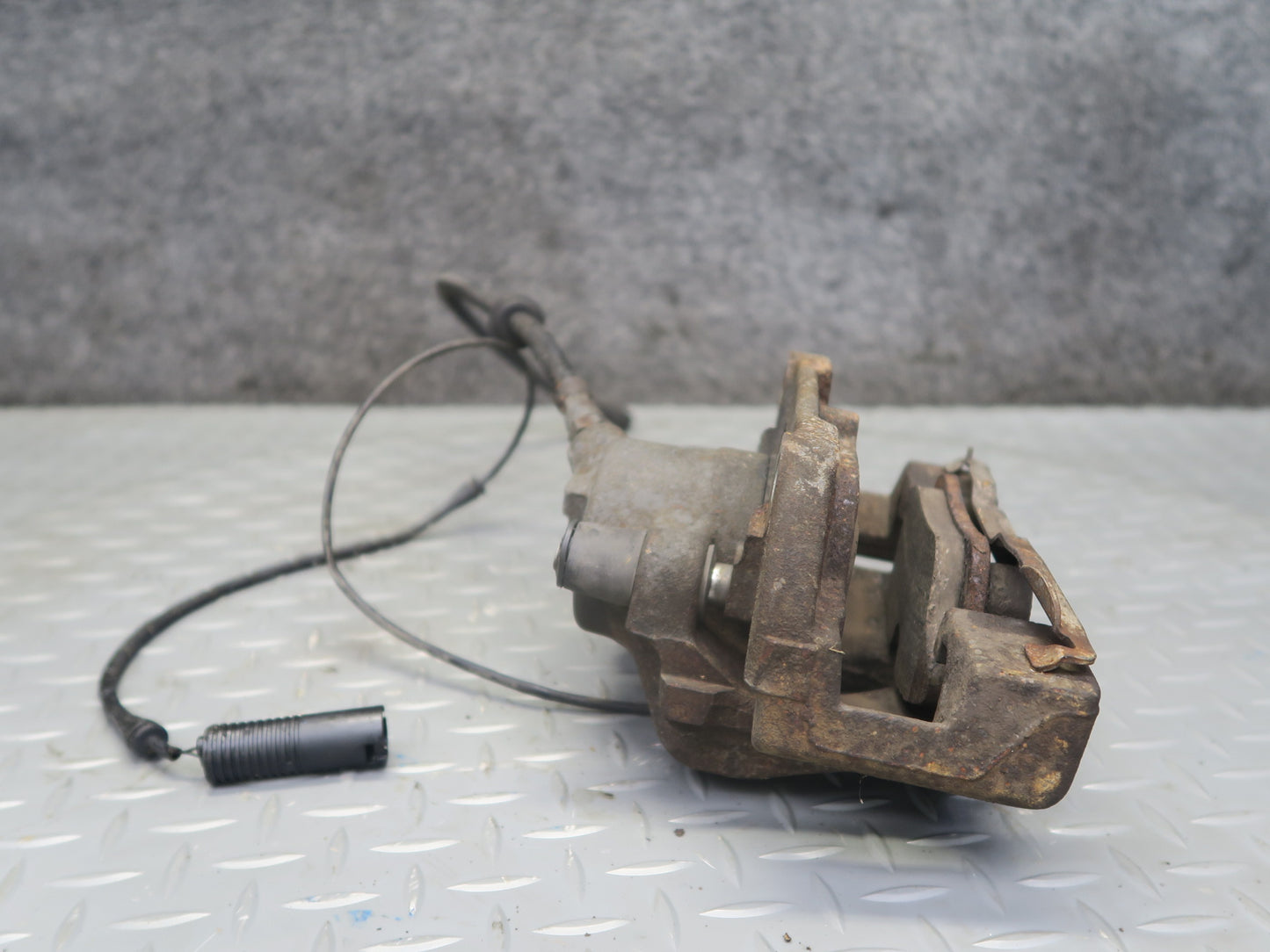 97-02 BMW E36/7 Z3 M52 M54 Set of 2 Front Left & Right Brake Caliper OEM