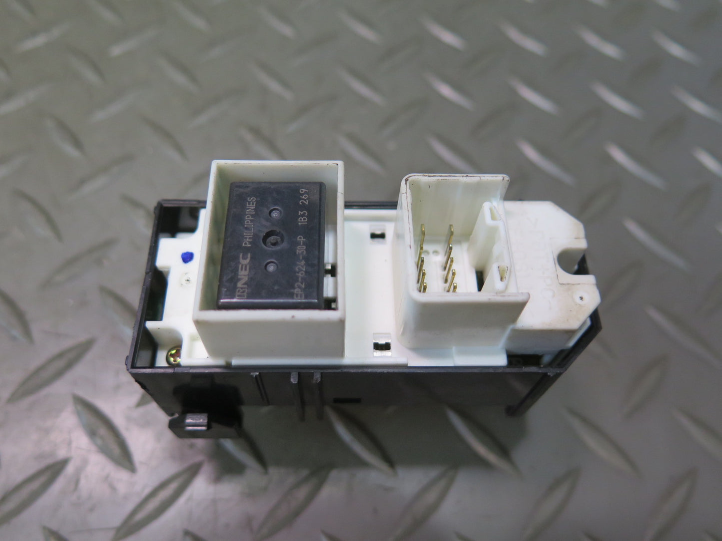 1998-2002 Lexus UZJ100L LX470 Window Door Lock Button Switch Set of 4
