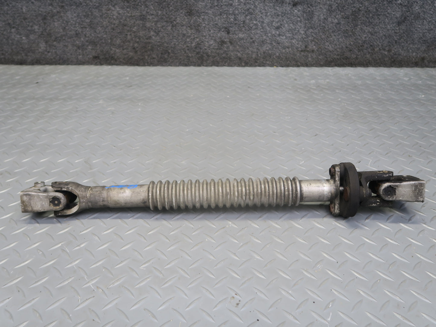 97-02 BMW E36/7 Z3 Steering Column Lower U Joint Linkage Shaft OEM