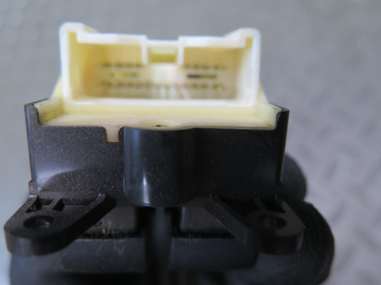 1998-2002 Lexus UZJ100L LX470 Front Left Door Master Power Window Switch