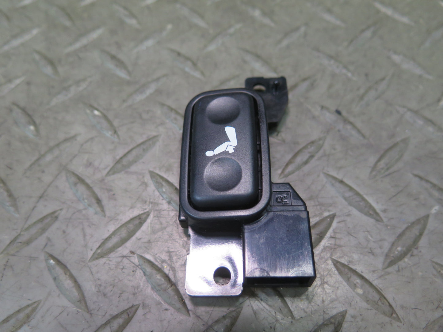 98-05 Lexus JZS160 GS300 GS430 Set of 2 Front Right Seat Adjustment Switch OEM