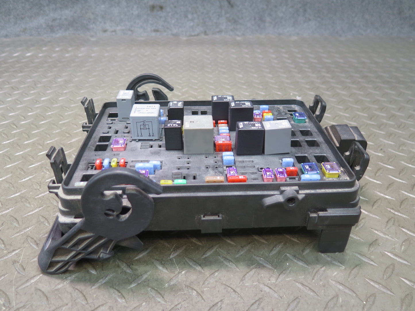 14-19 Chevrolet Corvette C7 Under Hood Engine Bay Fuse Relay Box Module OEM