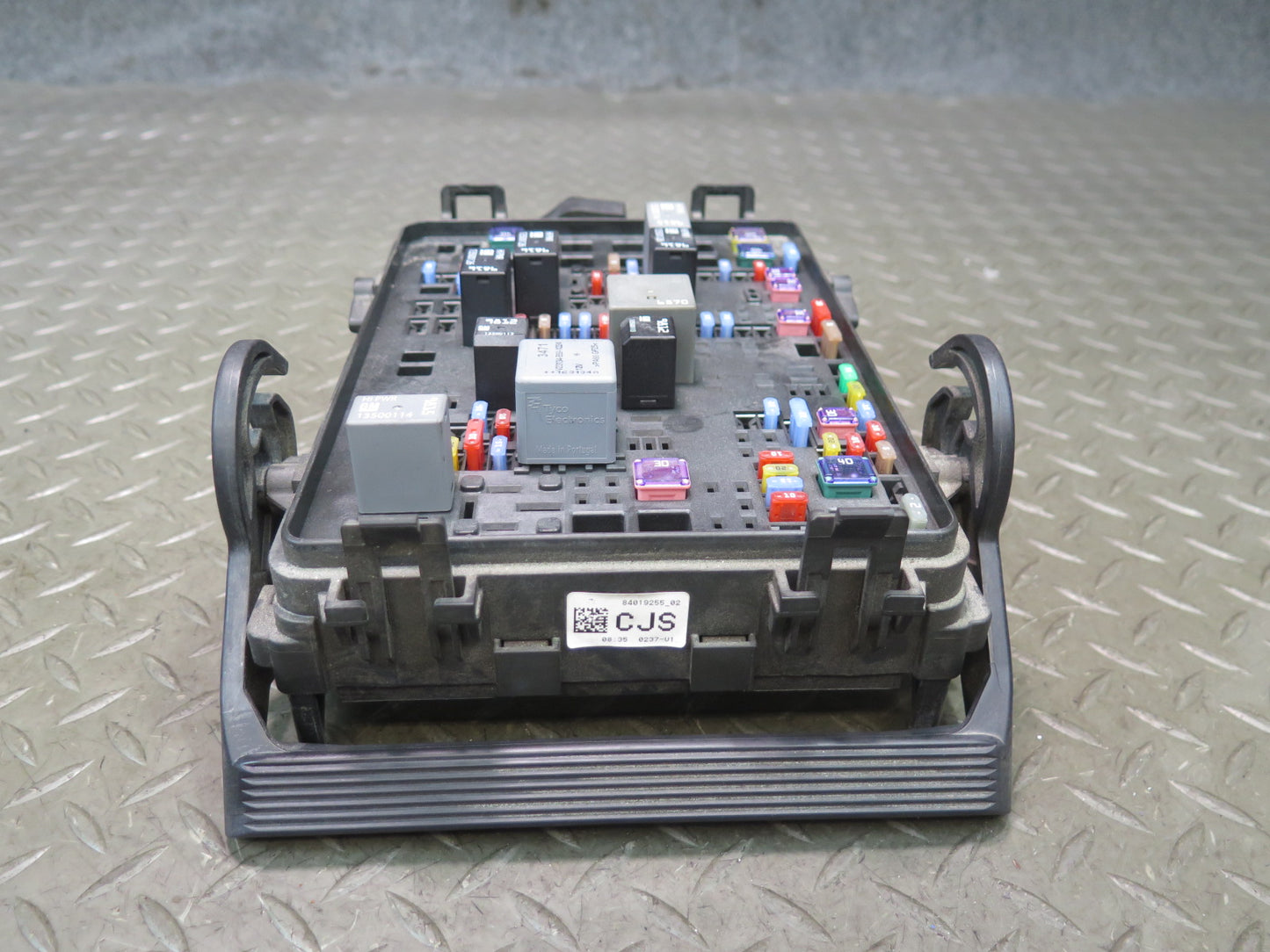 14-19 Chevrolet Corvette C7 Under Hood Engine Bay Fuse Relay Box Module OEM