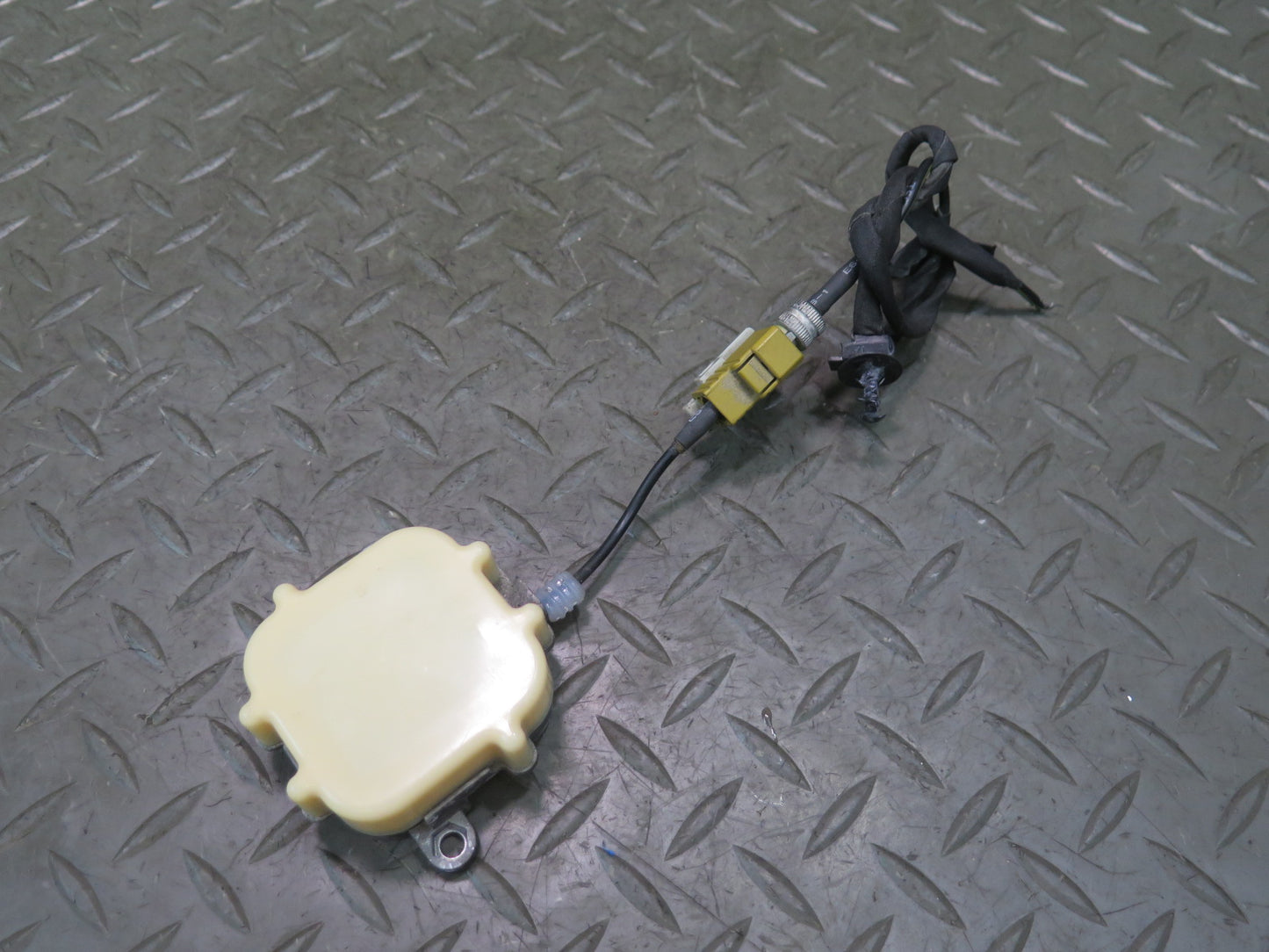 14-19 Chevrolet Corvette C7 GPS Navigation Antenna OEM