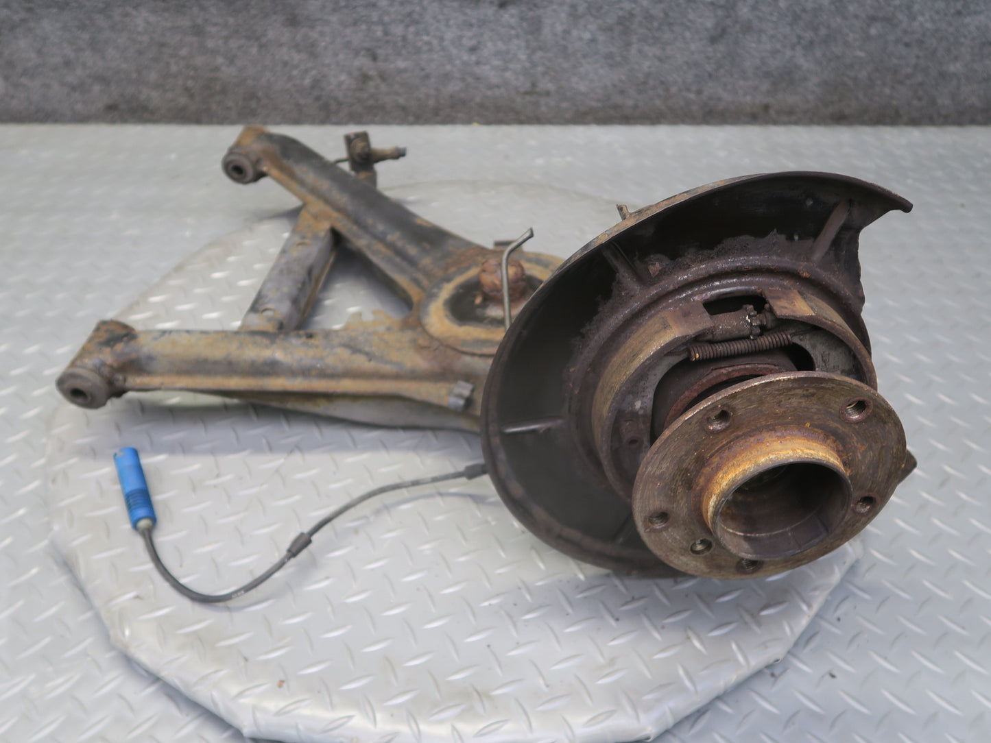 97-02 BMW E36/7 Z3 Rear Left Spindle Knuckle Wheel Hub Trailing Arm OEM