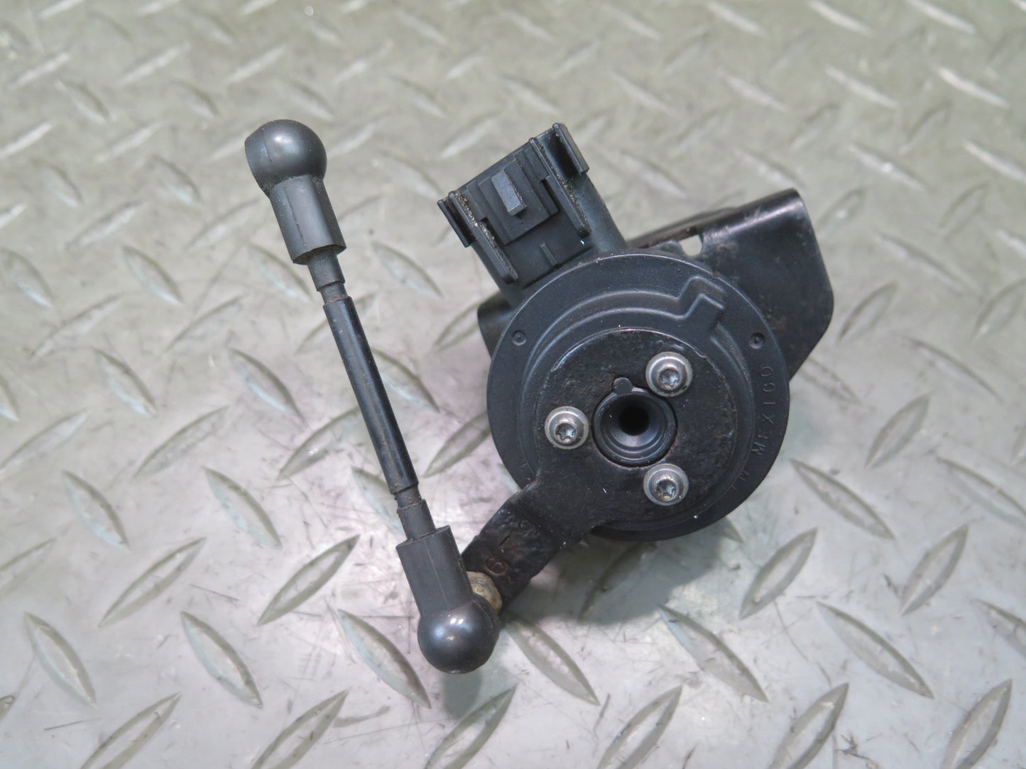 14-19 Chevrolet Corvette C7 Set of 2 Front Suspension Height Level Sensor OEM
