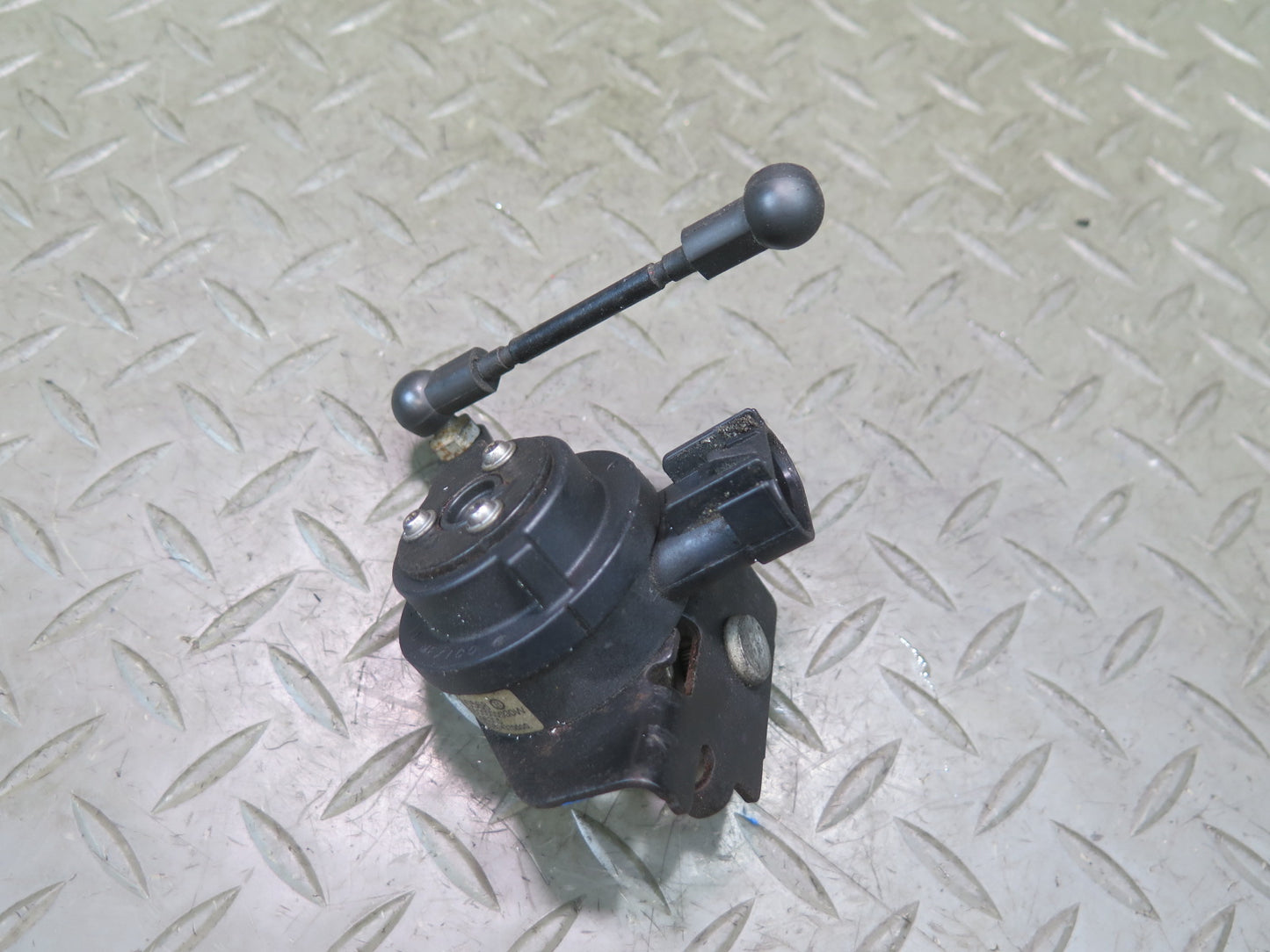 14-19 Chevrolet Corvette C7 Set of 2 Front Suspension Height Level Sensor OEM