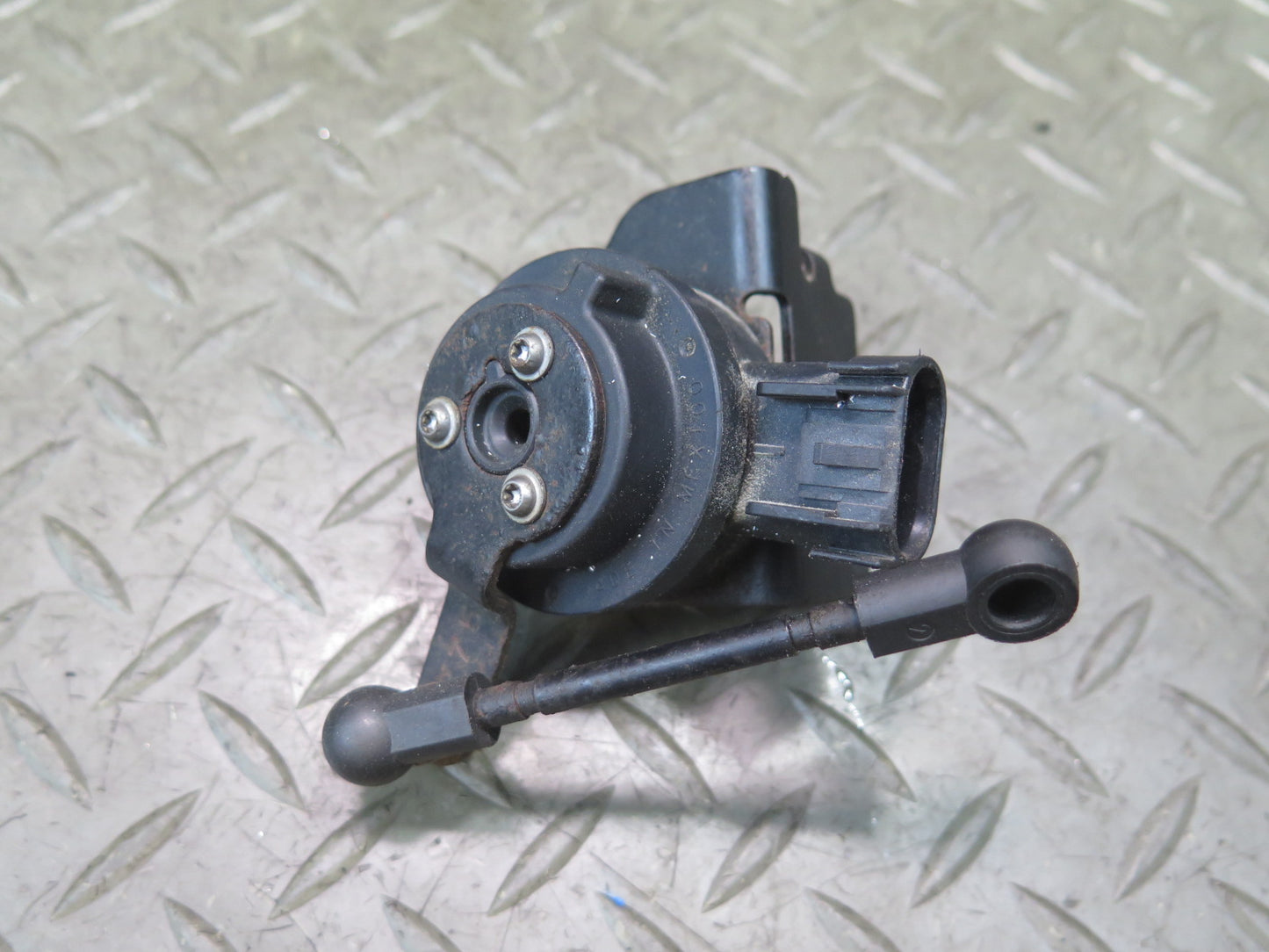 14-19 Chevrolet Corvette C7 Set of 2 Front Suspension Height Level Sensor OEM