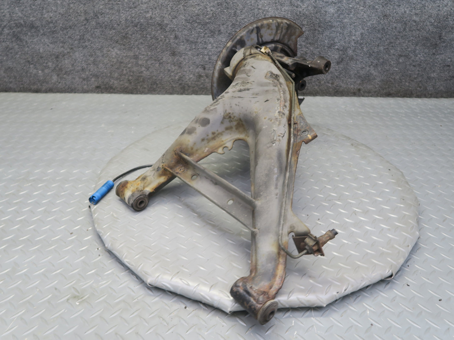 97-02 BMW E36/7 Z3 Rear Left Spindle Knuckle Wheel Hub Trailing Arm OEM