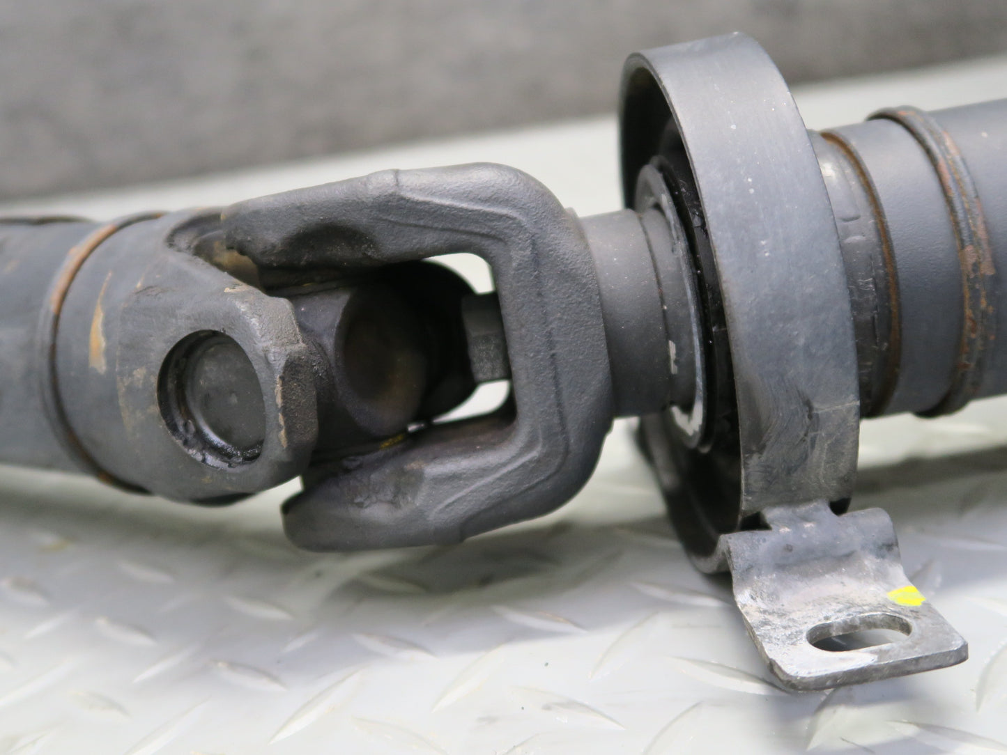 04-06 BMW E53 X5 AWD A/T Rear Driveshaft Drive Shaft 7549305 OEM