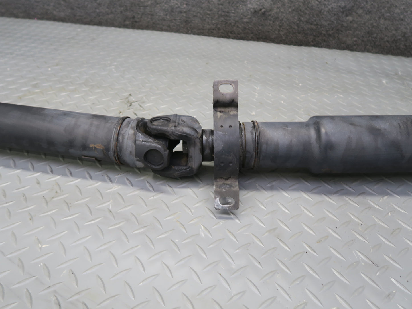 04-06 BMW E53 X5 AWD A/T Rear Driveshaft Drive Shaft 7549305 OEM