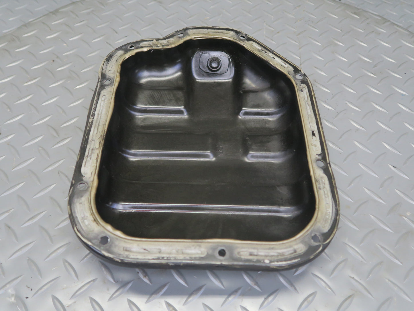 95-97 Nissan Gloria Y33 VQ30DET Turbo Engine Lower Oil Pan 60K Miles OEM