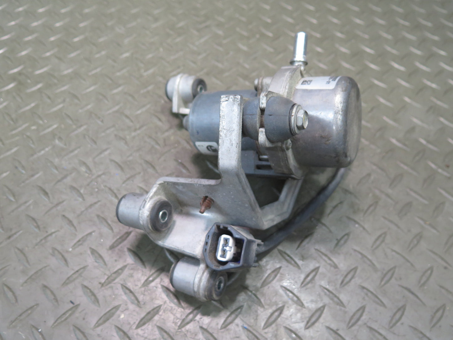 14-19 Chevrolet Corvette C7 Brake Booster Vacuum Pump 22990902 OEM