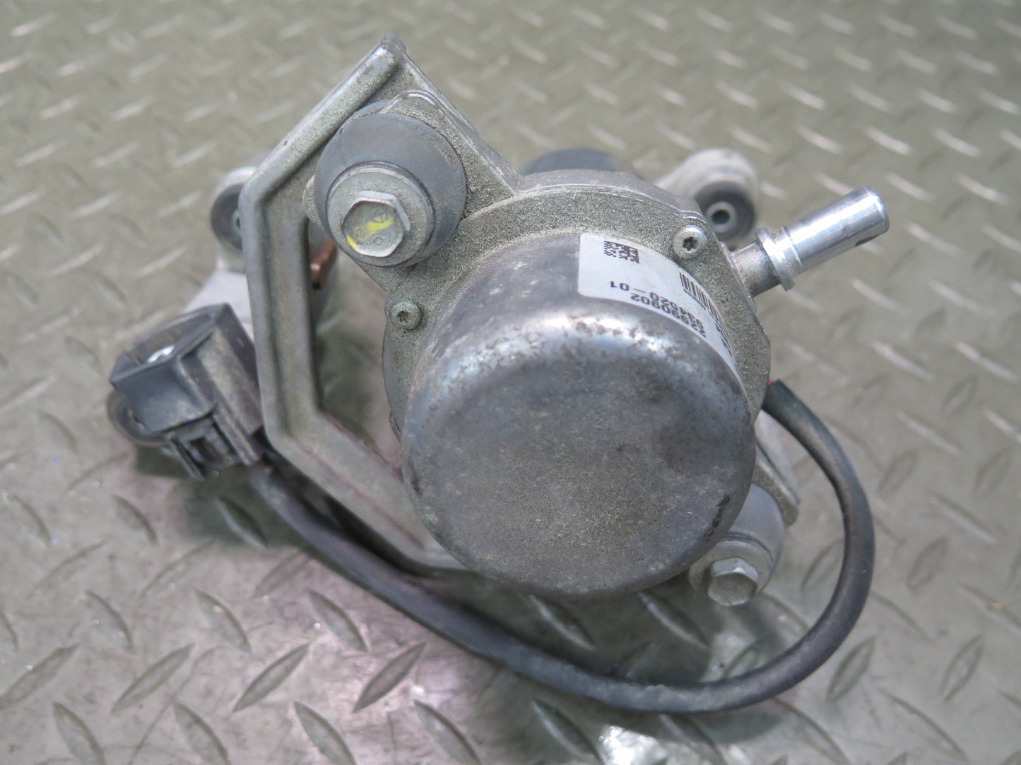 14-19 Chevrolet Corvette C7 Brake Booster Vacuum Pump 22990902 OEM