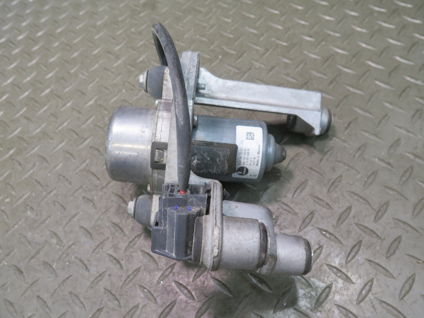 14-19 Chevrolet Corvette C7 Brake Booster Vacuum Pump 22990902 OEM