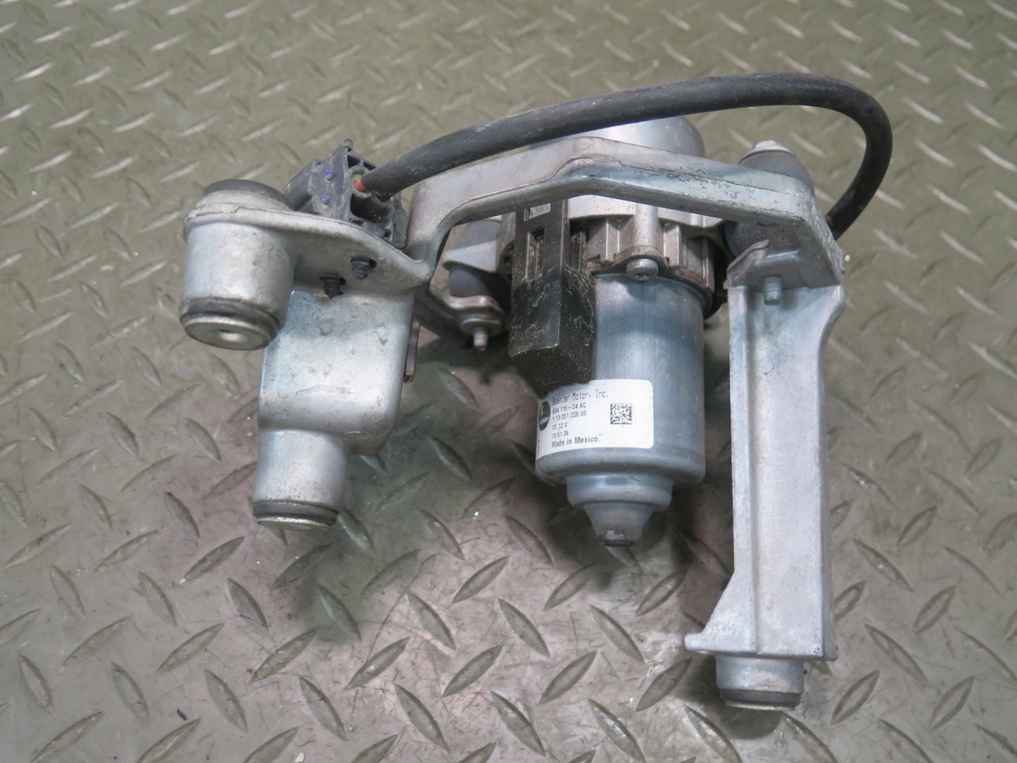 14-19 Chevrolet Corvette C7 Brake Booster Vacuum Pump 22990902 OEM