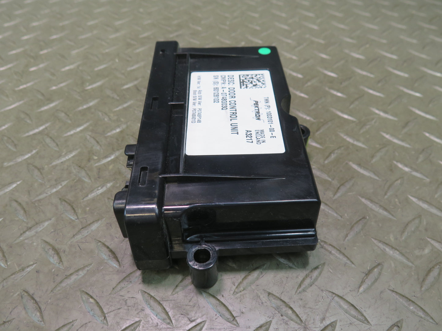 2016-2019 Tesla Model S 75D Front Left Driver Side Door Control Module Unit