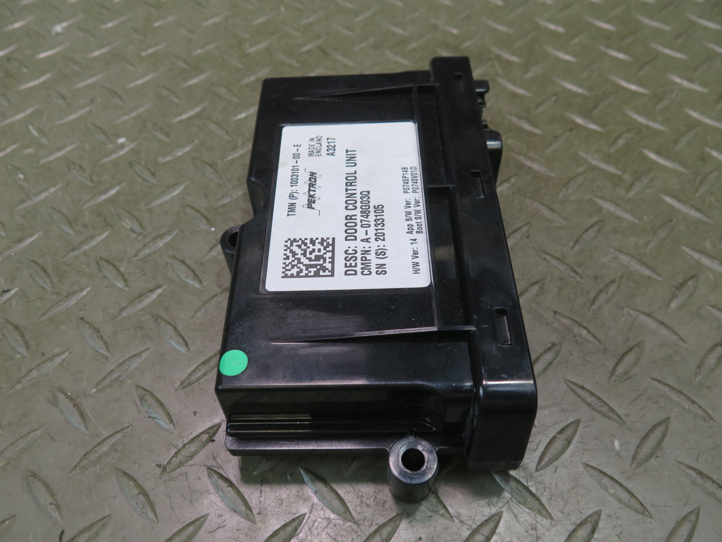 2016-2019 Tesla Model S 75D Front Right Pass Side Door Control Module Unit
