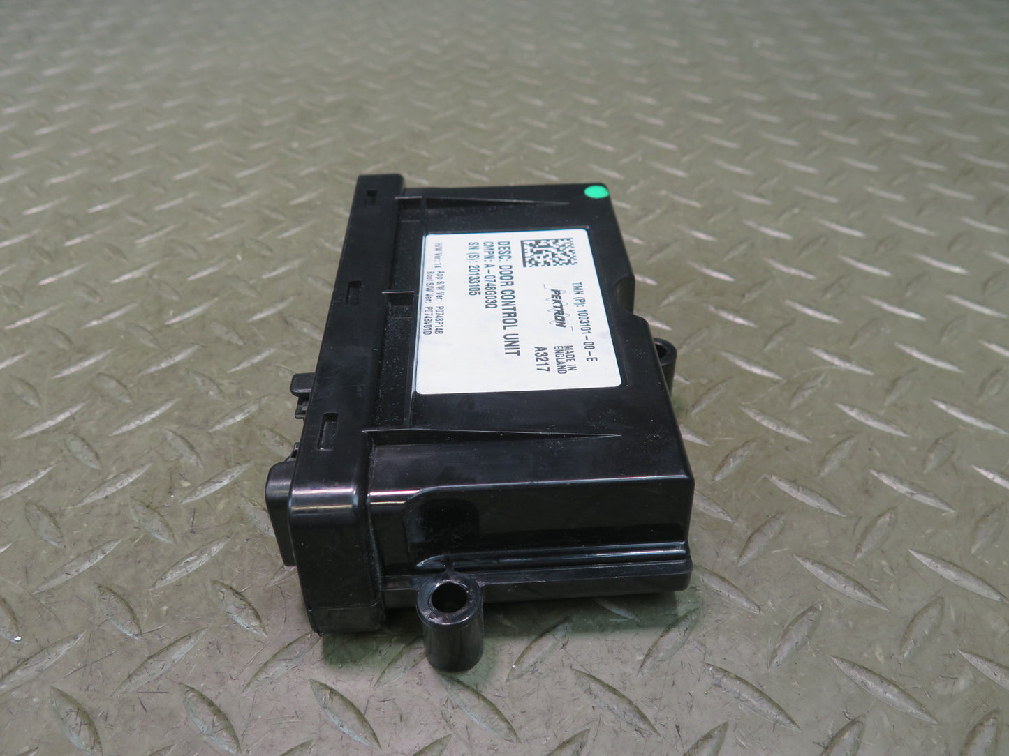 2016-2019 Tesla Model S 75D Front Right Pass Side Door Control Module Unit
