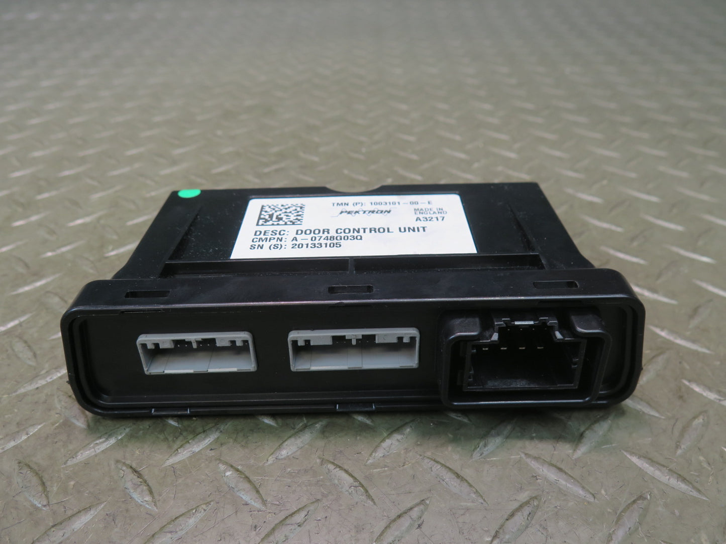 2016-2019 Tesla Model S 75D Front Right Pass Side Door Control Module Unit