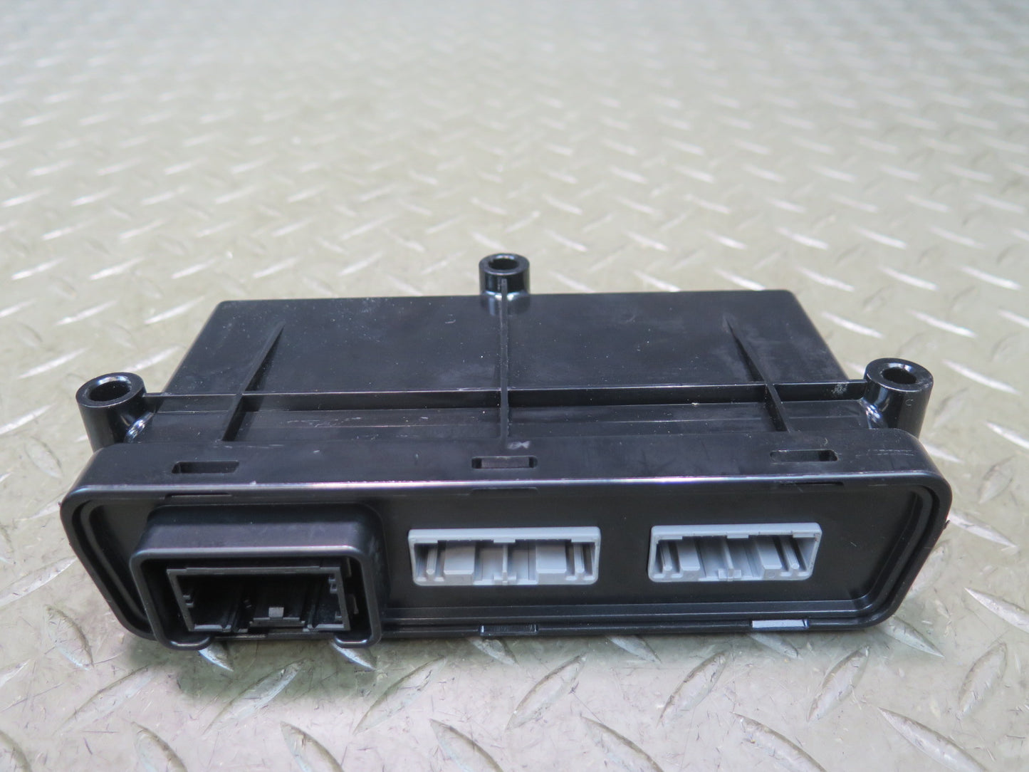 2016-2019 Tesla Model S 75D Front Right Pass Side Door Control Module Unit