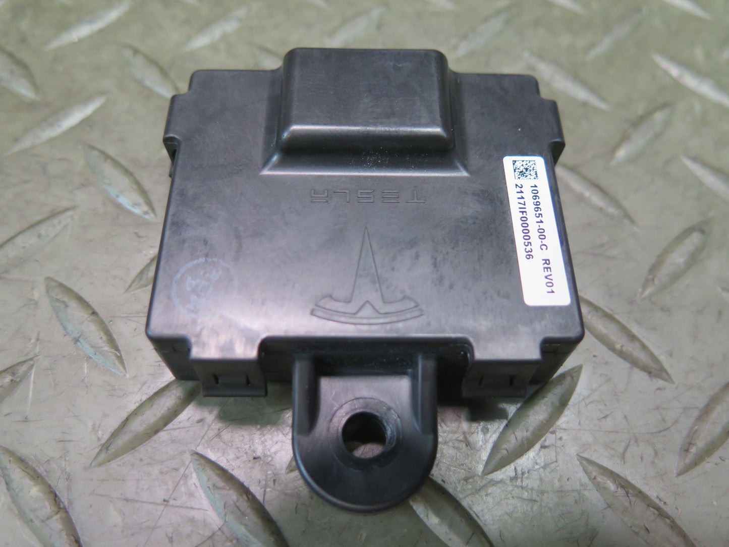 2016-2019 Tesla Model S 75D Front Left Side Door Handle Control Module Unit