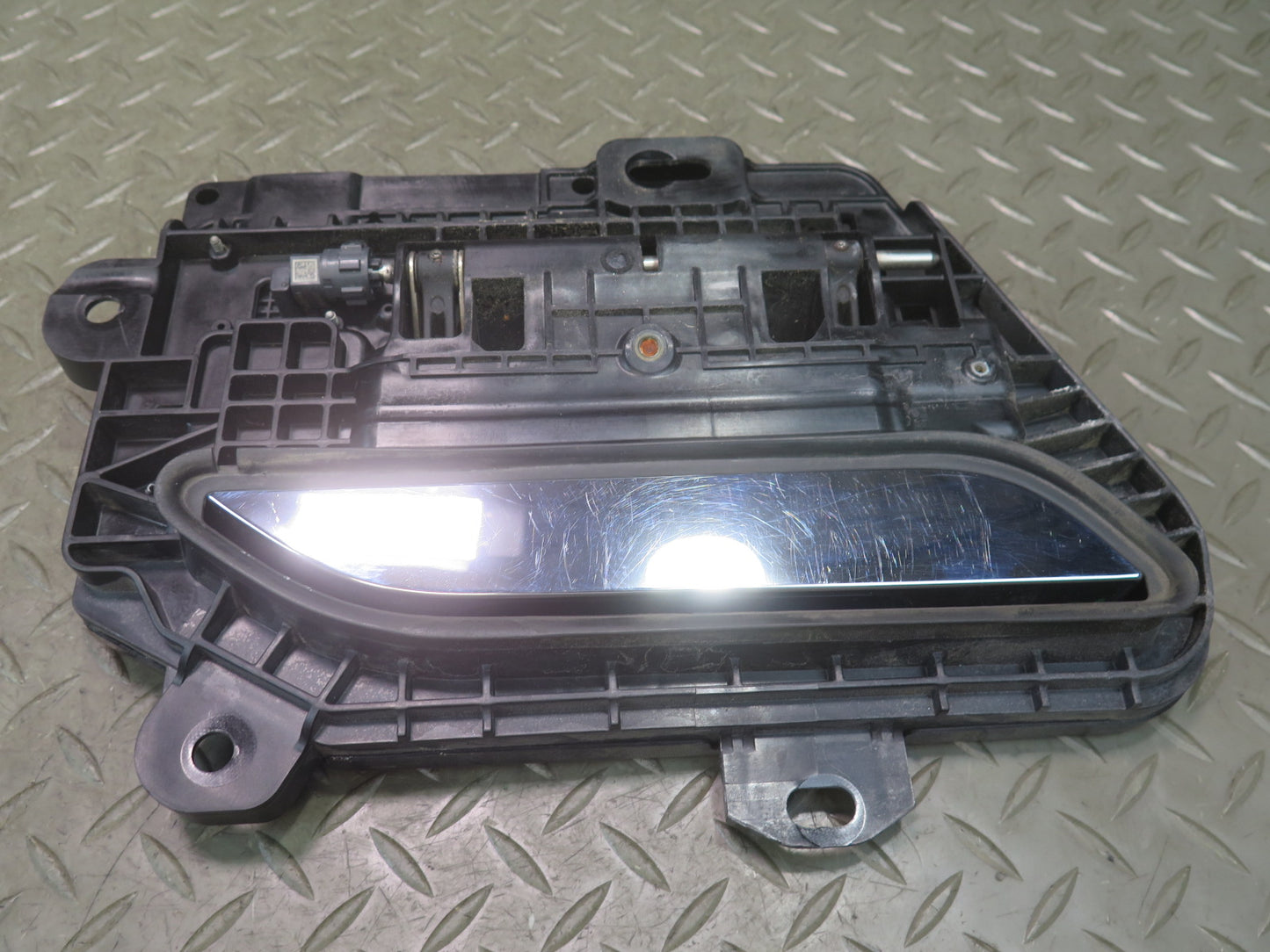 2016-2019 Tesla Model S 75D Rear Right Side Door Exterior Handle Assembly