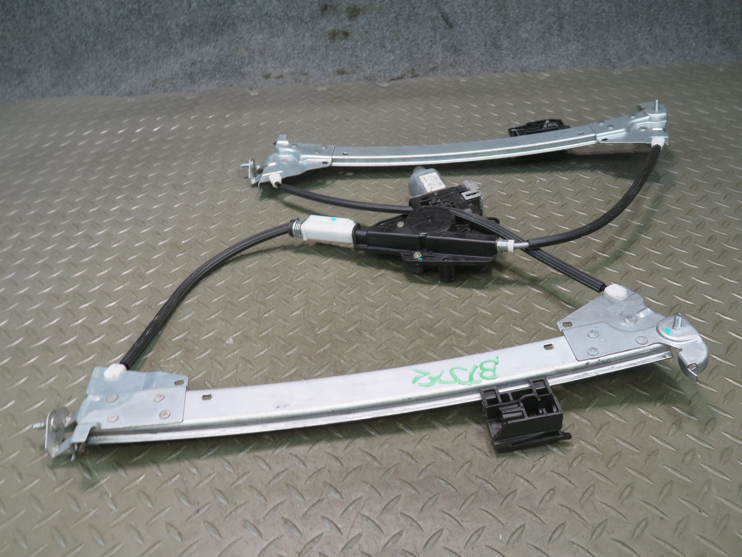 2016-2019 Tesla Model S 75D Front Left Side Power Window Regulator W/ Motor