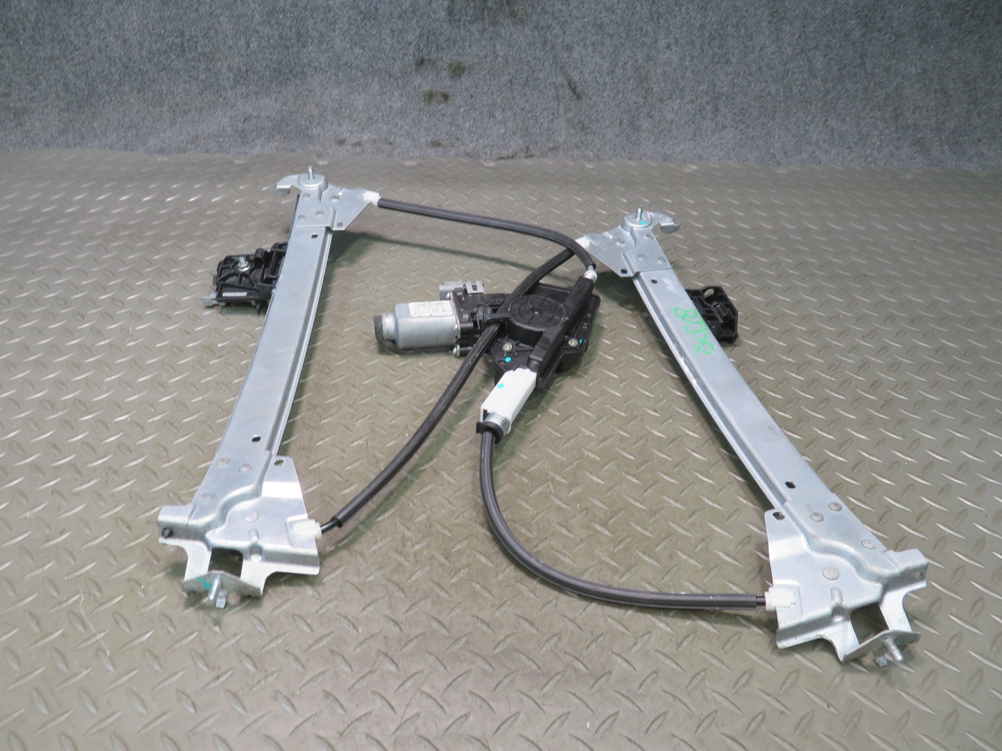 2016-2019 Tesla Model S 75D Front Left Side Power Window Regulator W/ Motor
