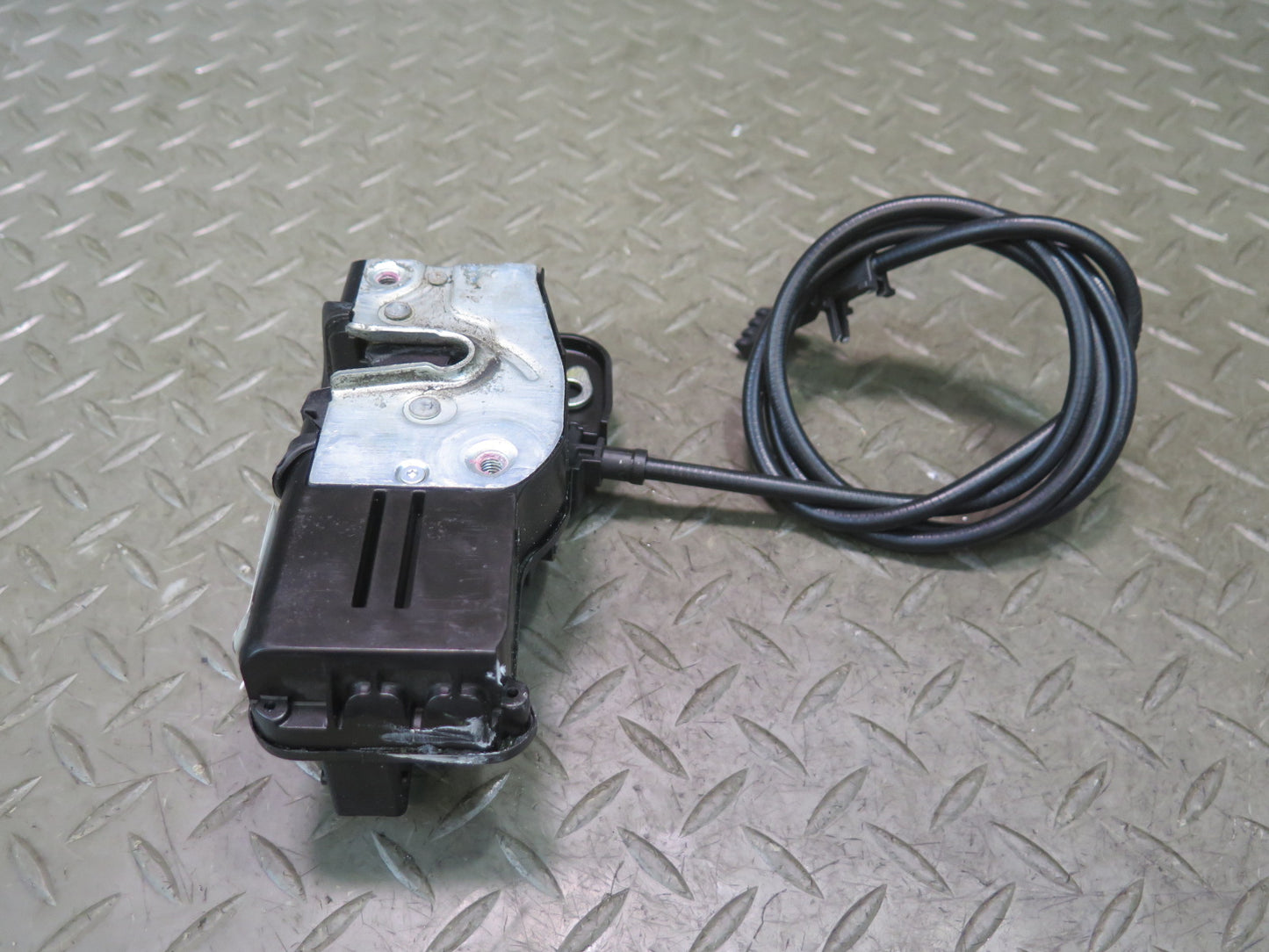 2016-2019 Tesla Model S 75D Rear Left Driver Side Door Lock Latch Actuator