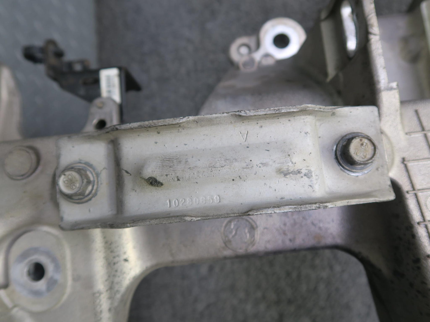 14-19 Chevy Corvette C7 Front Engine Sub Frame Crossmember Carrier Cradle OEM
