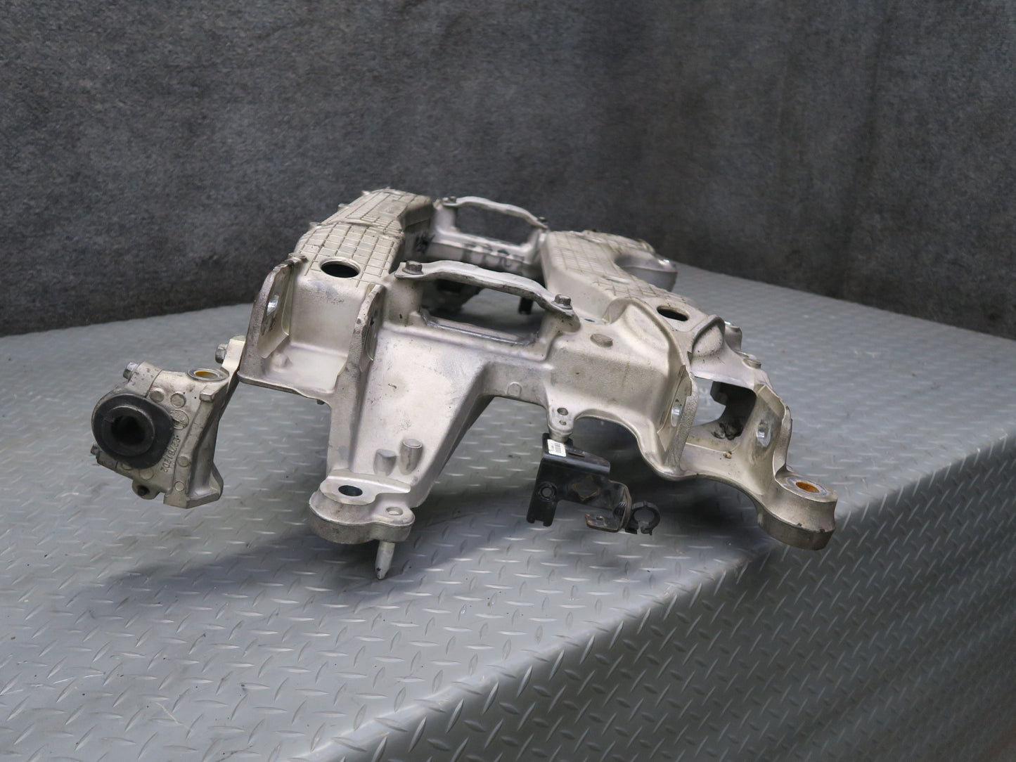 14-19 Chevy Corvette C7 Front Engine Sub Frame Crossmember Carrier Cradle OEM
