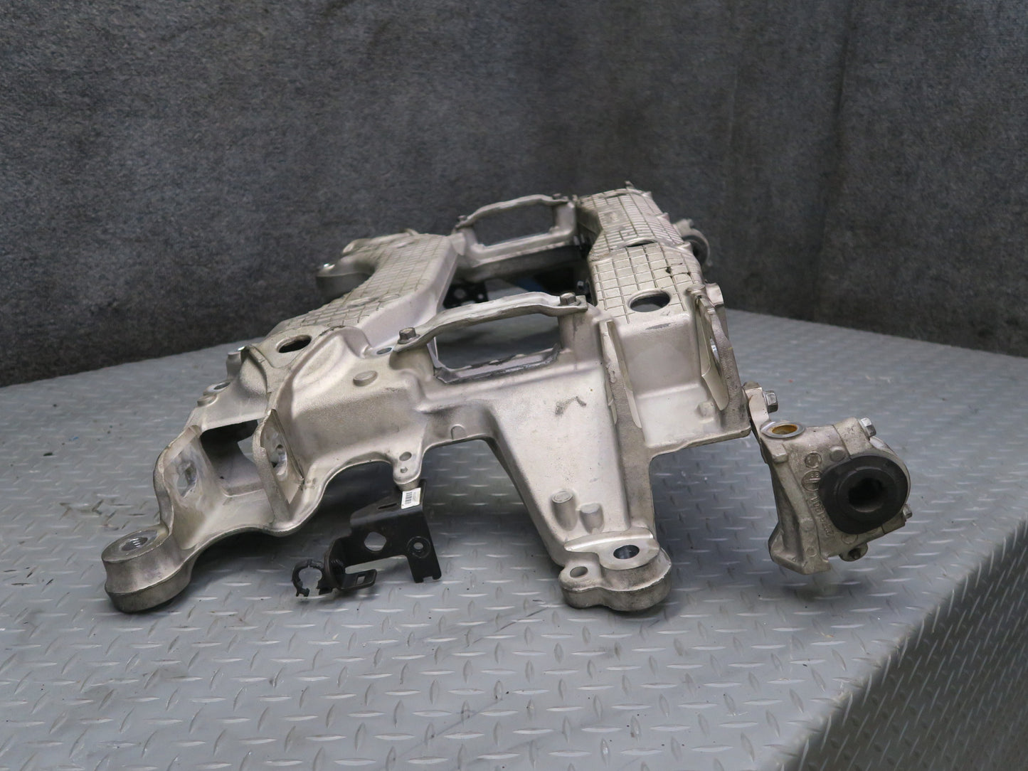 14-19 Chevy Corvette C7 Front Engine Sub Frame Crossmember Carrier Cradle OEM