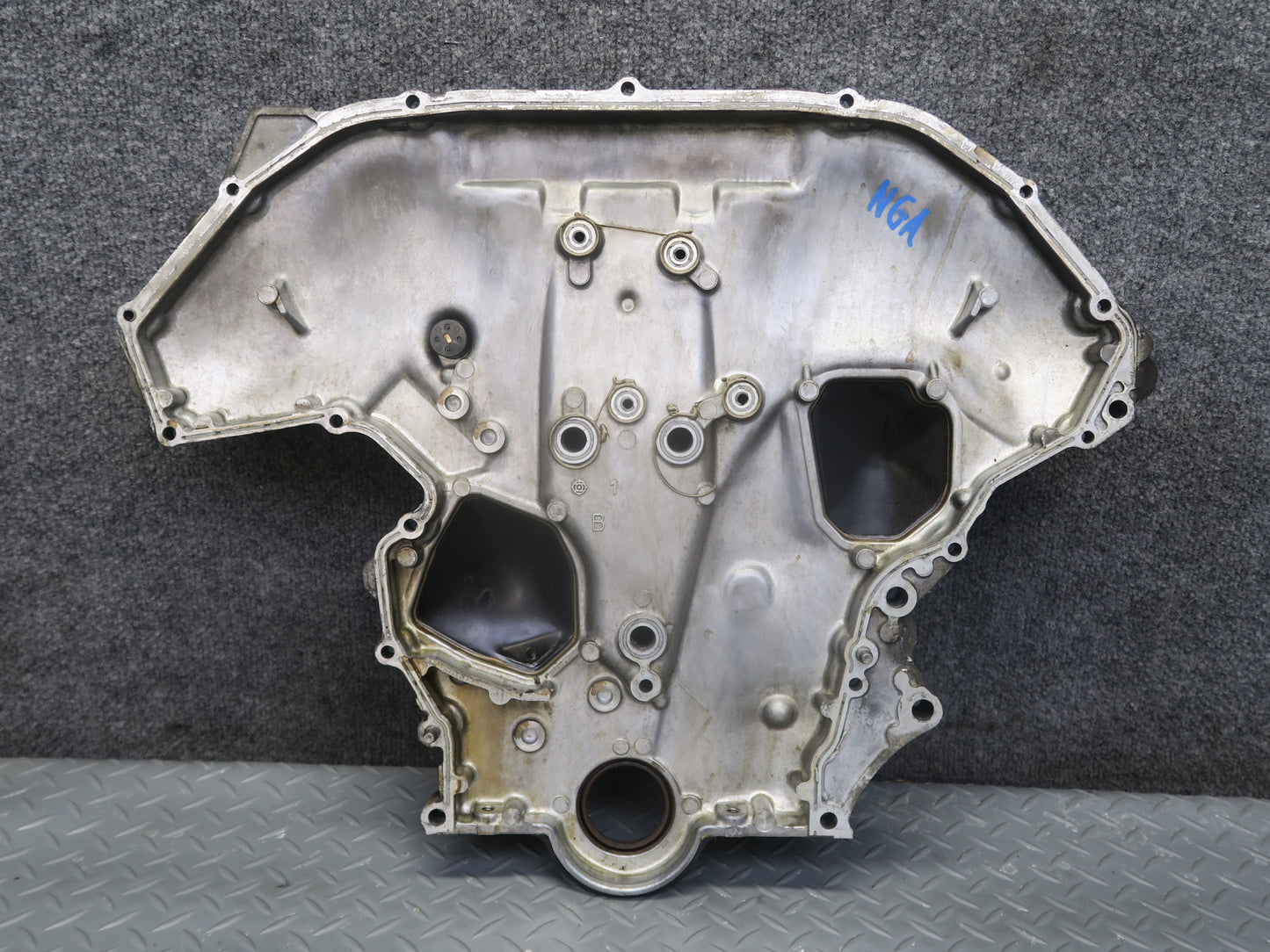 95-97 Nissan Gloria HY33 VQ30DET Turbo Front Outer Engine Timing Belt Cover OEM