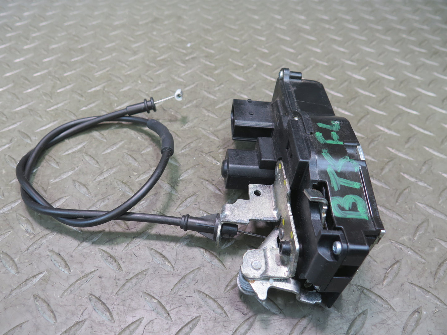 2016-2019 Tesla Model S 75D Front Left Driver Side Door Lock Latch Actuator