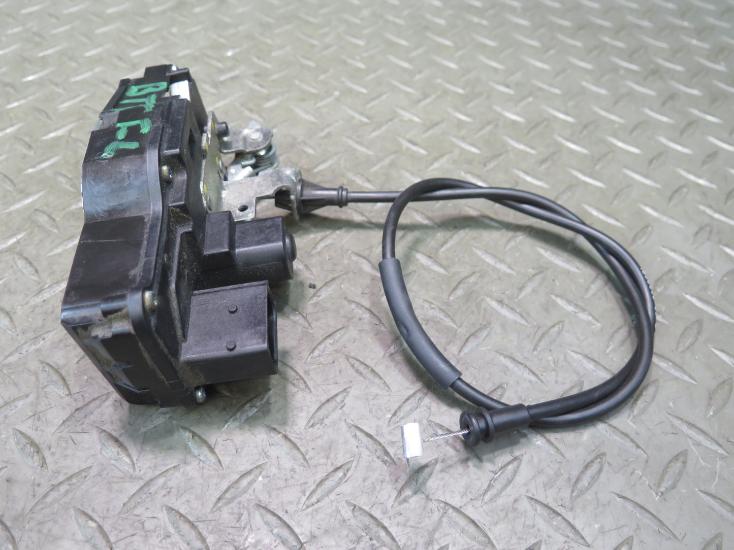 2016-2019 Tesla Model S 75D Front Left Driver Side Door Lock Latch Actuator