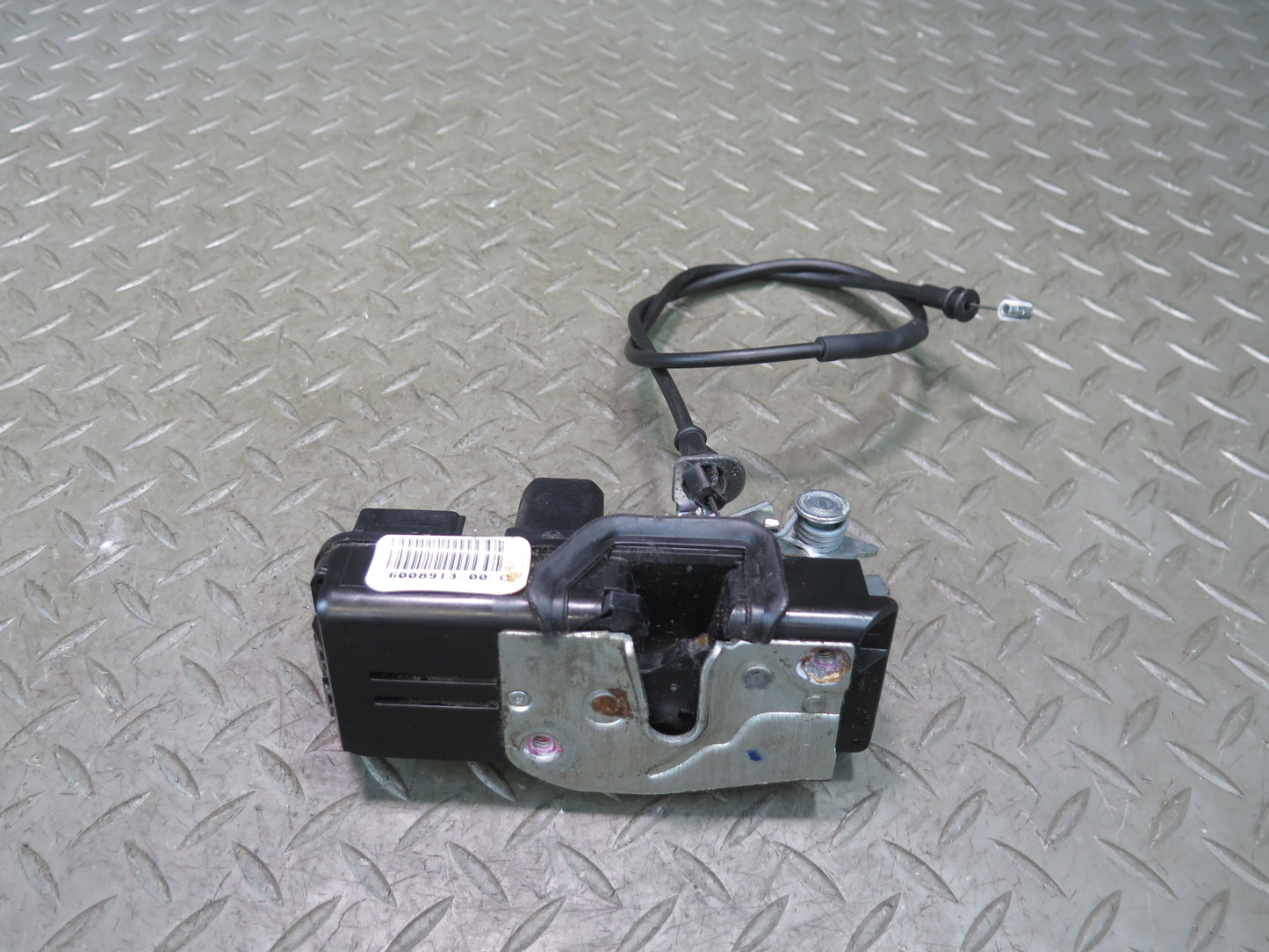 2016-2019 Tesla Model S 75D Front Left Driver Side Door Lock Latch Actuator
