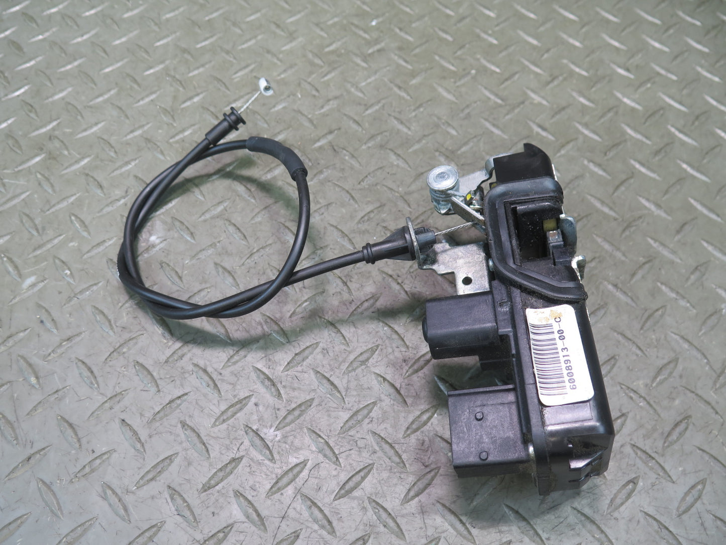 2016-2019 Tesla Model S 75D Front Left Driver Side Door Lock Latch Actuator